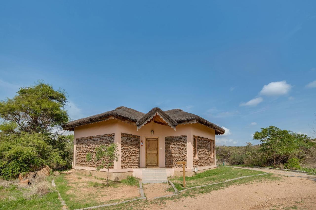 Hampi Heritage & Wilderness Resort-Jungle Lodges Bellary Exterior photo